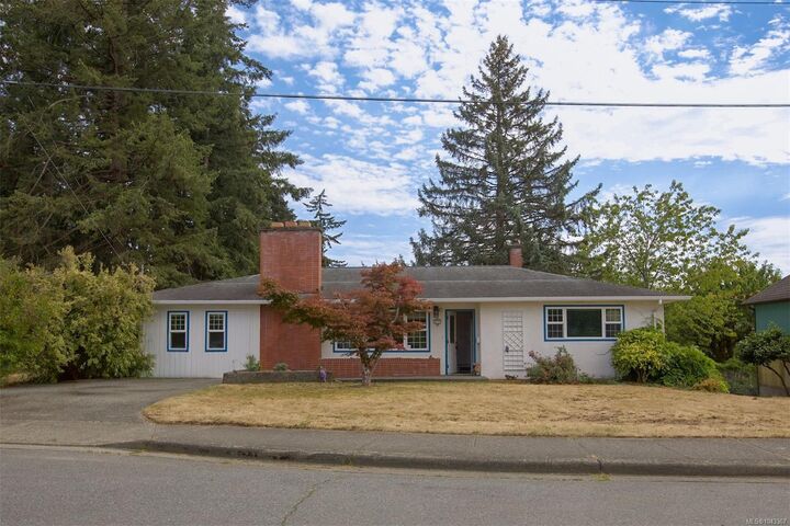 683 Montague Rd — photo 1