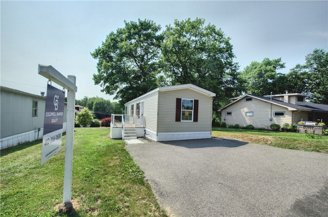 Property Photo: 208 Cedar Ln PA 16059