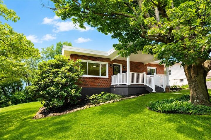 Property Photo: 1040 Summit Dr PA 15601