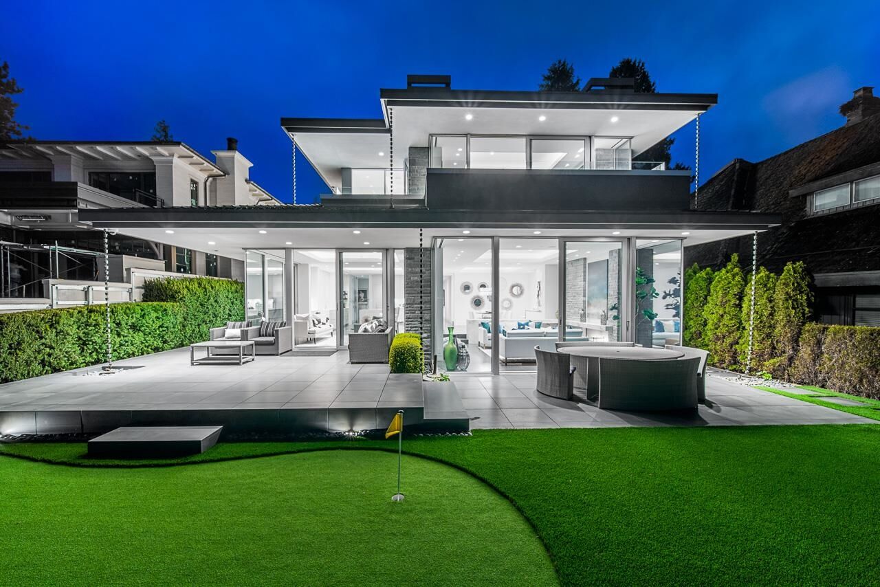 Property Photo: 2878 Bellevue Avenue BC V7V 1E8