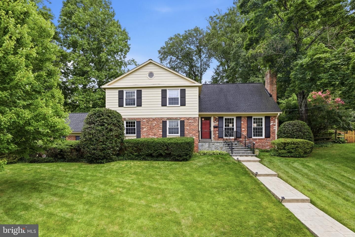 Property Photo:  6527 Bay Tree Court  VA 22041 