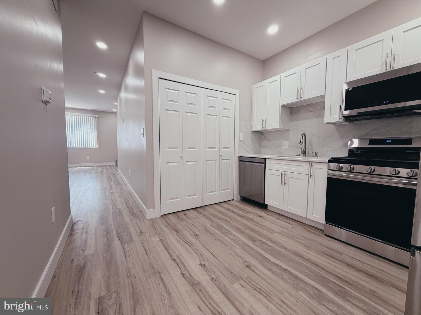 Property Photo:  2720 W Thompson Street Unit F  PA 19121 