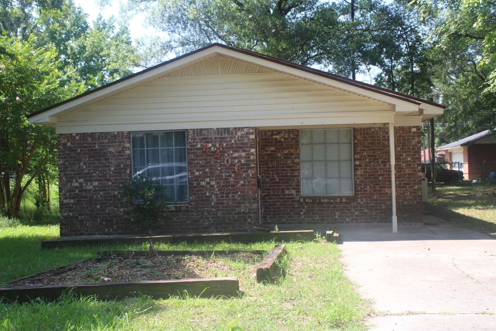 Property Photo: 4406 W 16th Avenue AR 71603
