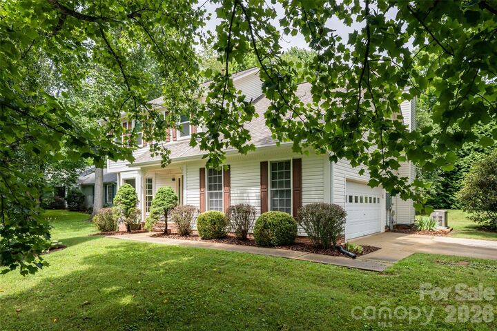 Property Photo: 204 Windsor Forest Circle NC 28732