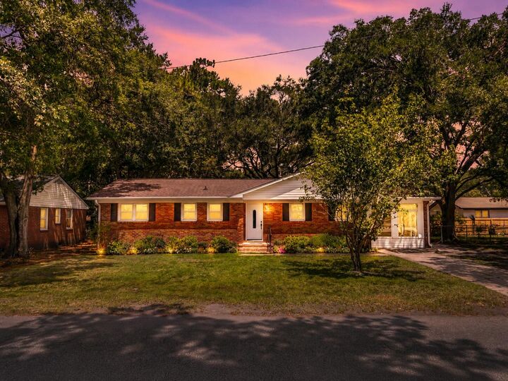 Property Photo: 1510 Manor Boulevard SC 29407
