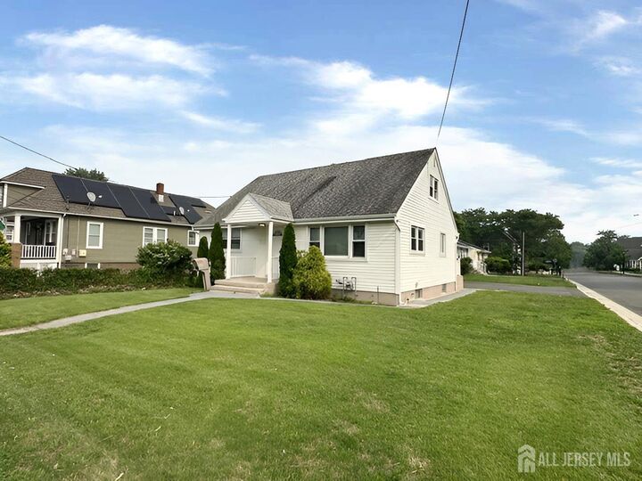 Property Photo:  796 Hamilton Street  NJ 08873 