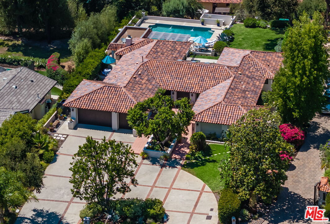 Property Photo: 31515 Germaine Ln CA 91361