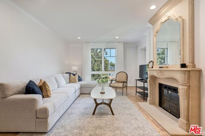 Property Photo: 430 N Oakhurst Dr CA 90210