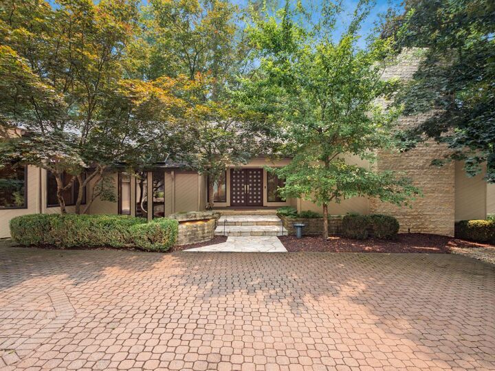 Property Photo: 8483 Torwoodlee Court OH 43017