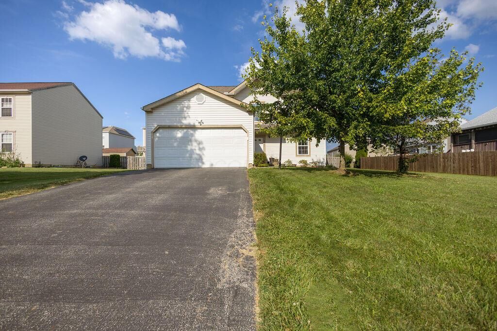 Property Photo: 1049 Legacy Lane OH 43062