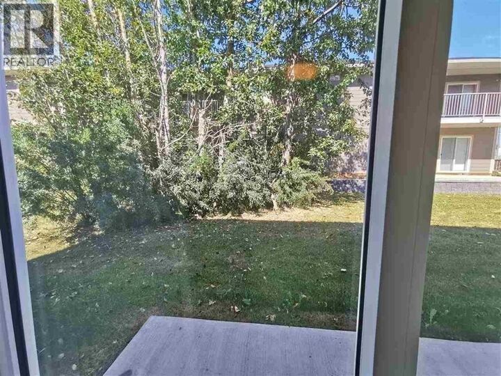 Photo de la propriété:  10223 98 Avenue 4  BC V1J 0B1 