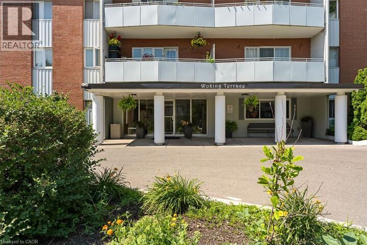 Property Photo:  2485 Woking Crescent 403  ON L5K 1Z6 