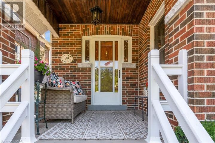 Property Photo:  99 Tuxedo Avenue South  ON L8K 2R9 