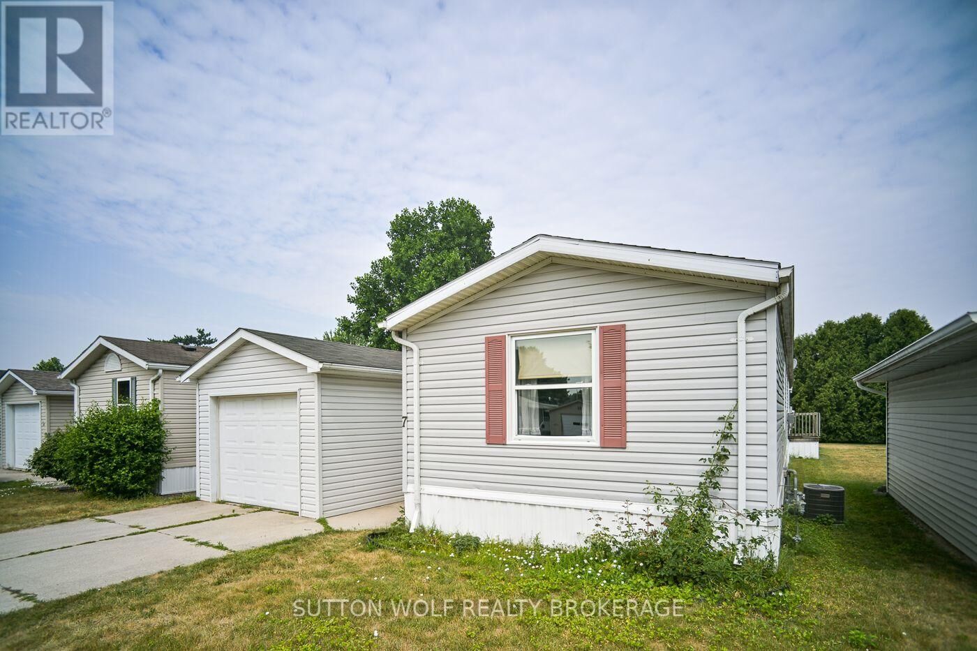 Property Photo: 7 Stewart Street ON N7G 1A1