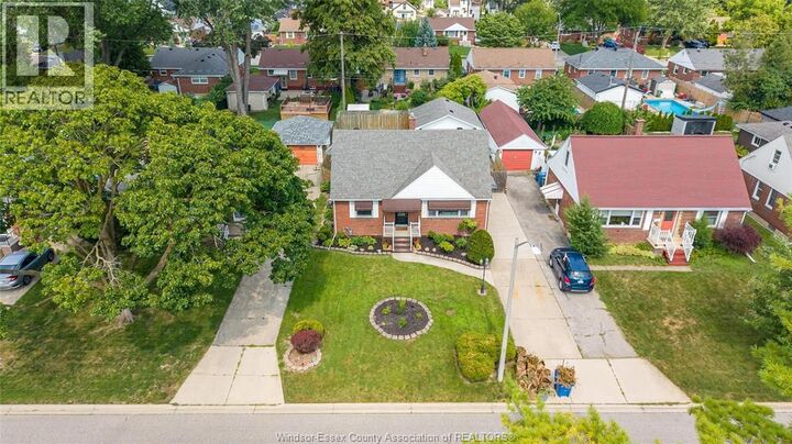 Property Photo:  1030 Isabelle Place  ON N8S 3B2 