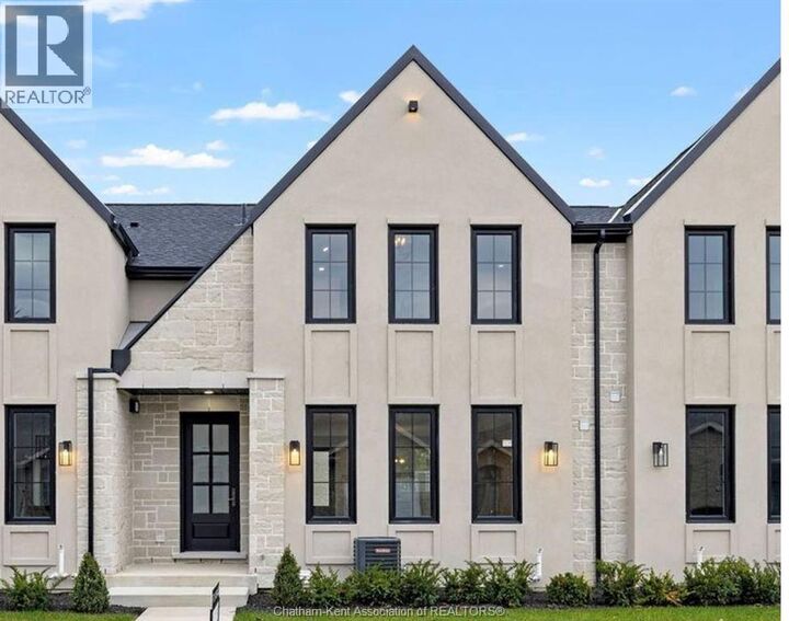 Property Photo: 864 Park Avenue West ON N7M 6G1