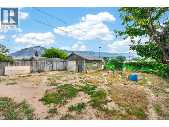 Property Photo: 1637 Coldwater Avenue BC V1K 1B8