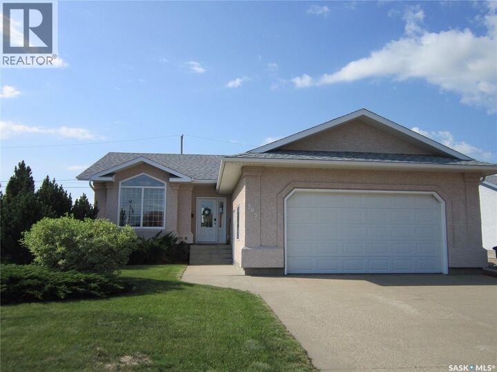 Property Photo: 305 Venne Street SK S0K 4P0