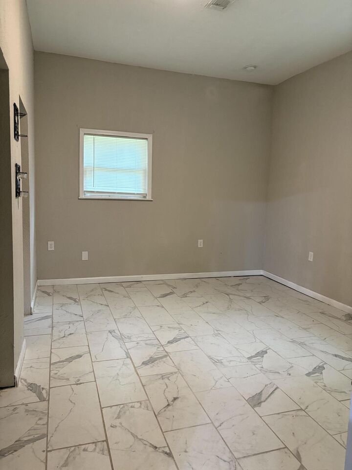 Property Photo: 656 Sloan Circle FL 32505