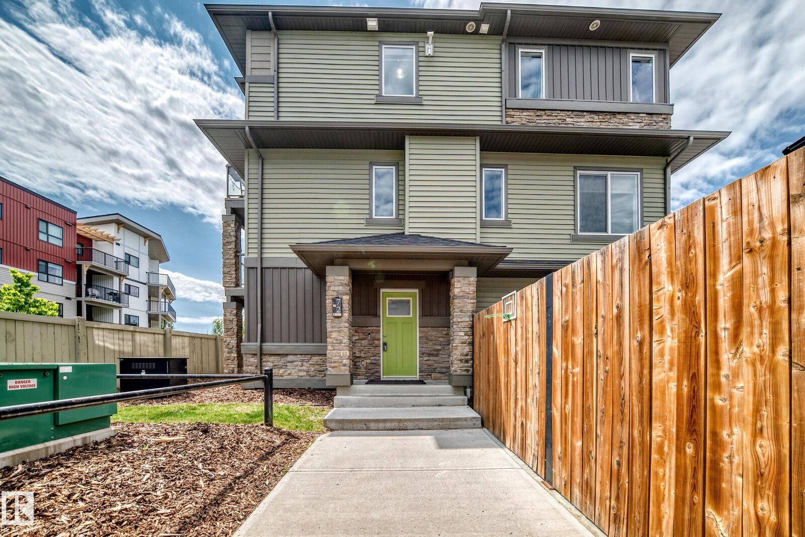 Property Photo: 1530 Tamarack Boulevard NW 72 AB T6T 2E6