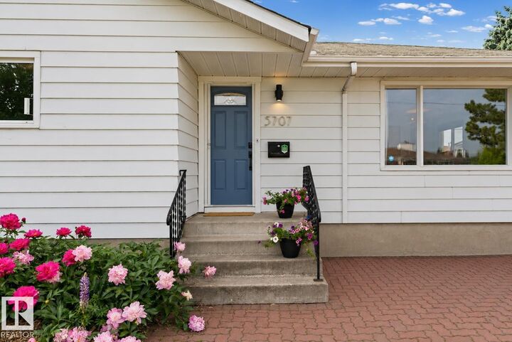 Property Photo:  5707 95 Avenue NW  AB T6B 1A4 