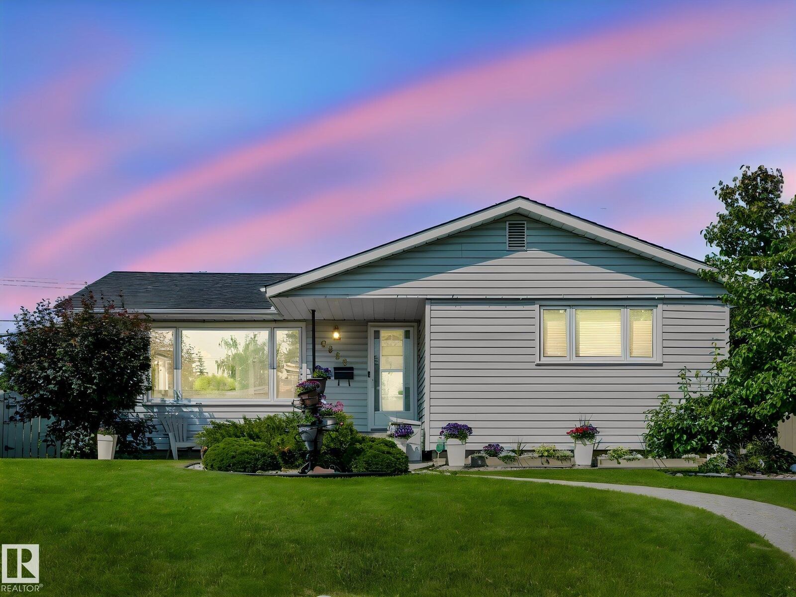 Property Photo: 9528 54 Street NW AB T6B 1H5