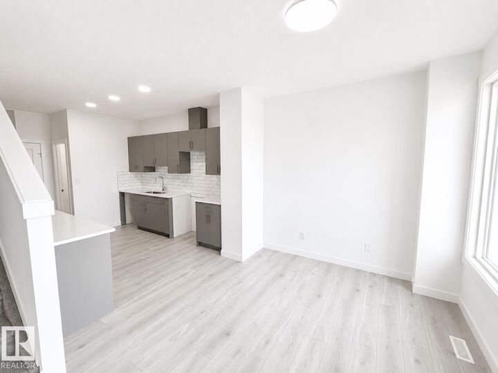 Property Photo:  7110 Keswick Common SW 38  AB T6W 5P7 
