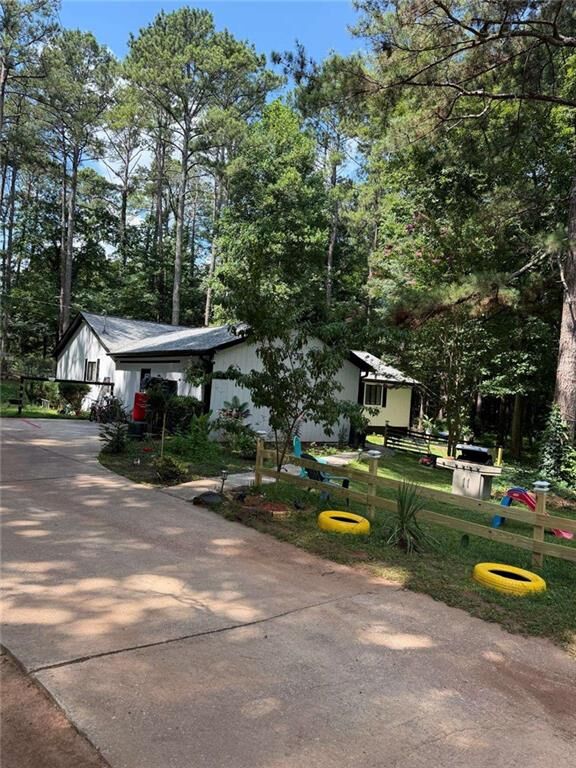 Property Photo: 135 Windy Hill Road GA 30214