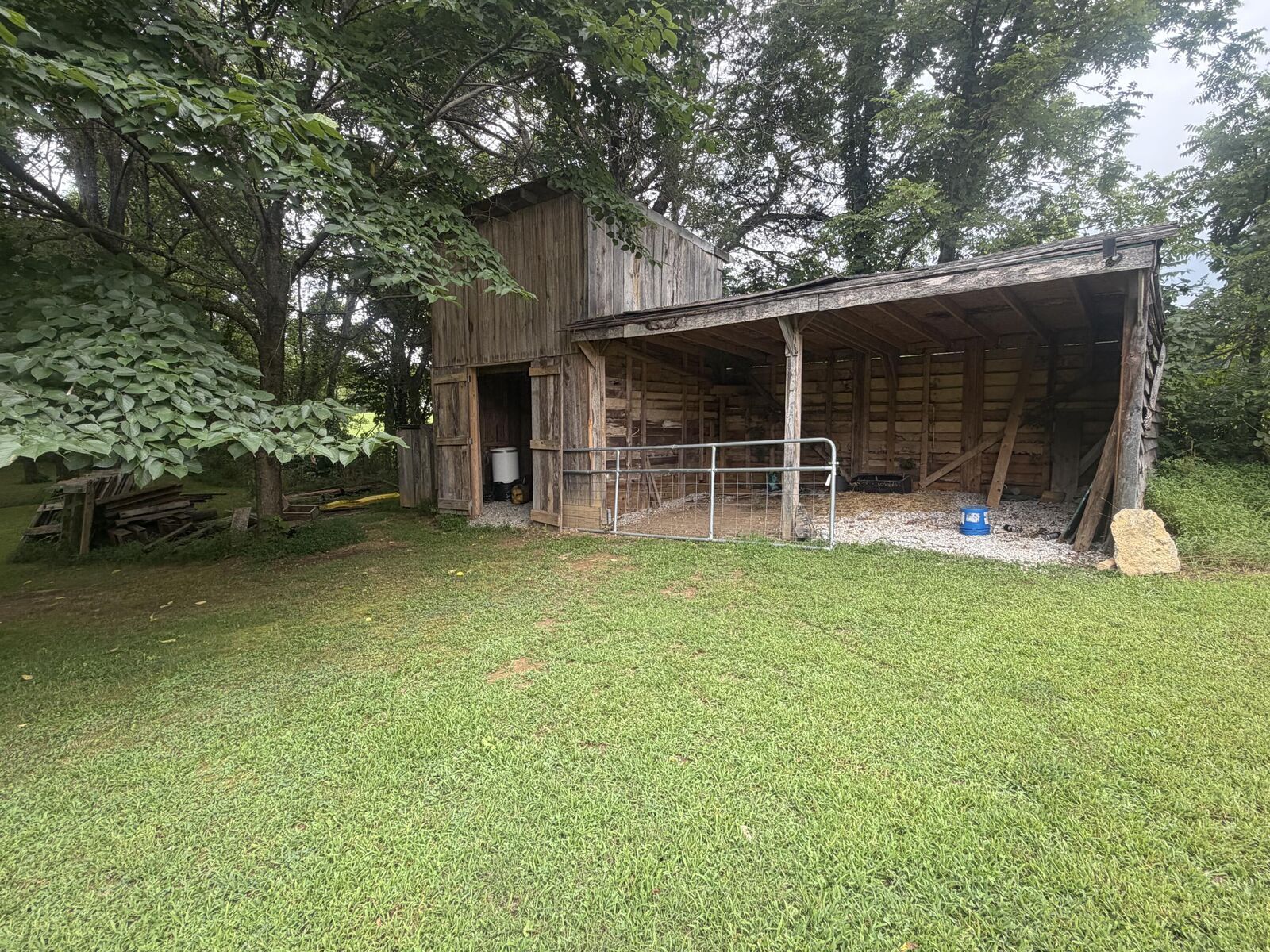 Property Photo: 8732 Old State Highway 28 TN 37367
