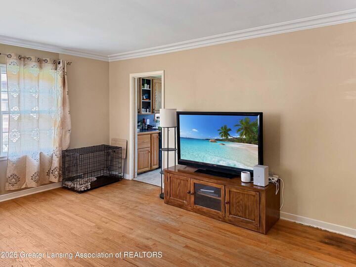 Property Photo:  637 Pacific Avenue  MI 48910 