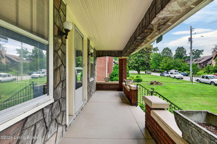 Property Photo:  1844 Roanoke Ave  KY 40205 