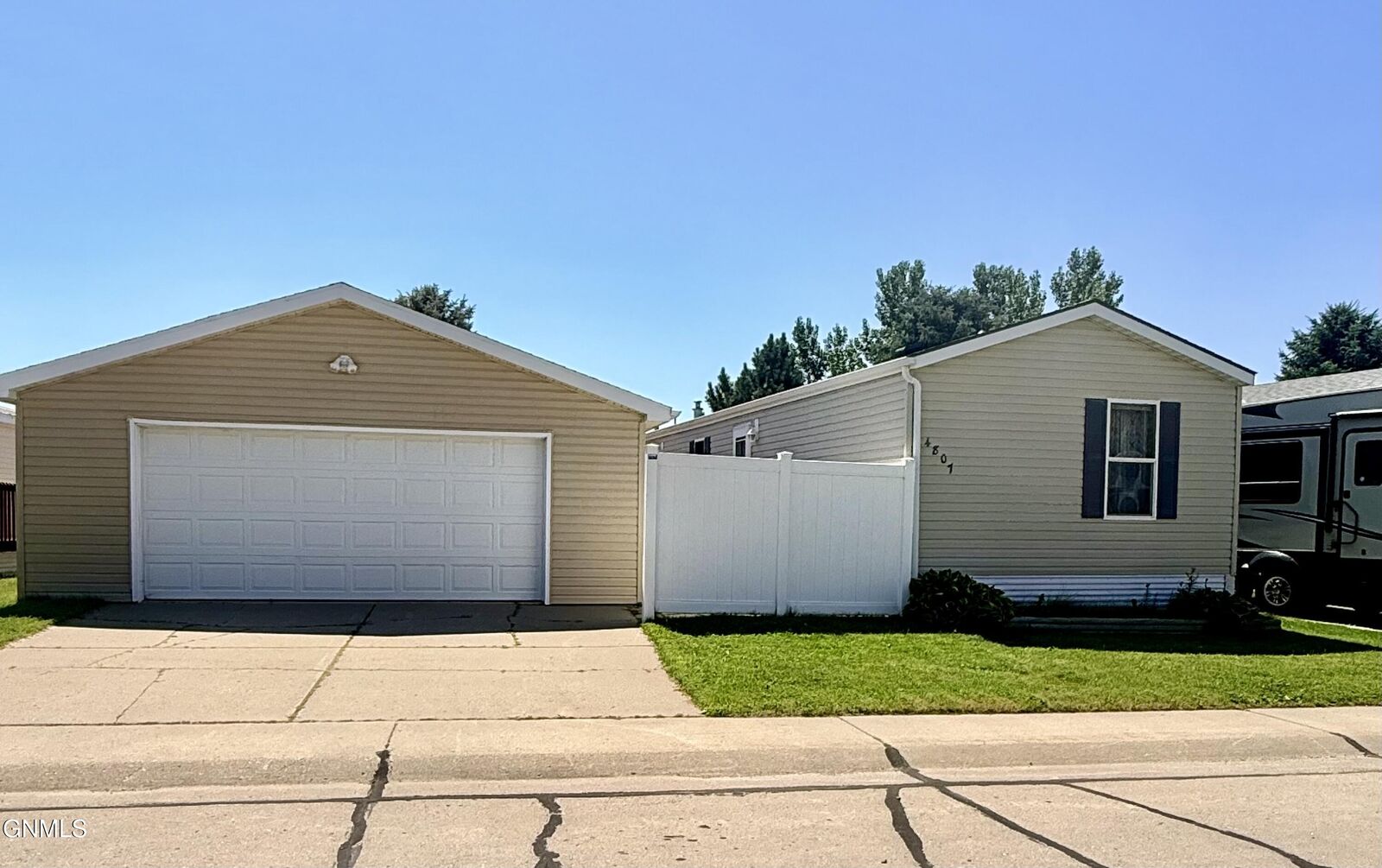 Property Photo:  4807 Trenton Drive  ND 58503 