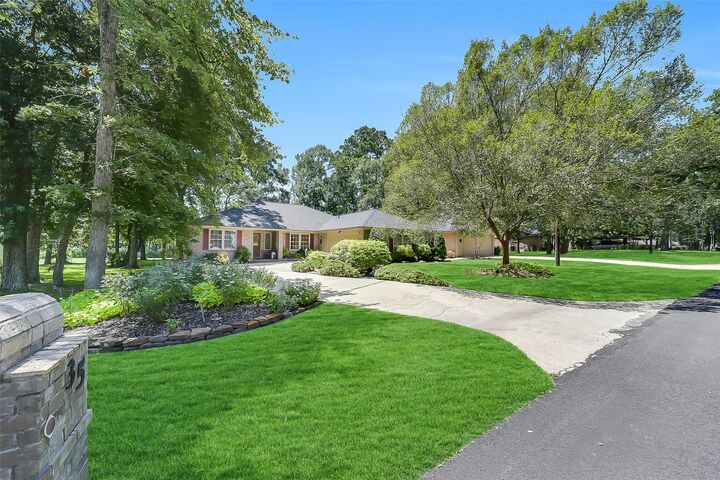 Property Photo: 35 Blush Hill Drive TX 77304