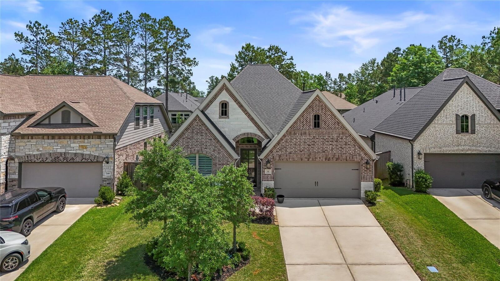Property Photo: 242 Crest Sights Drive TX 77316