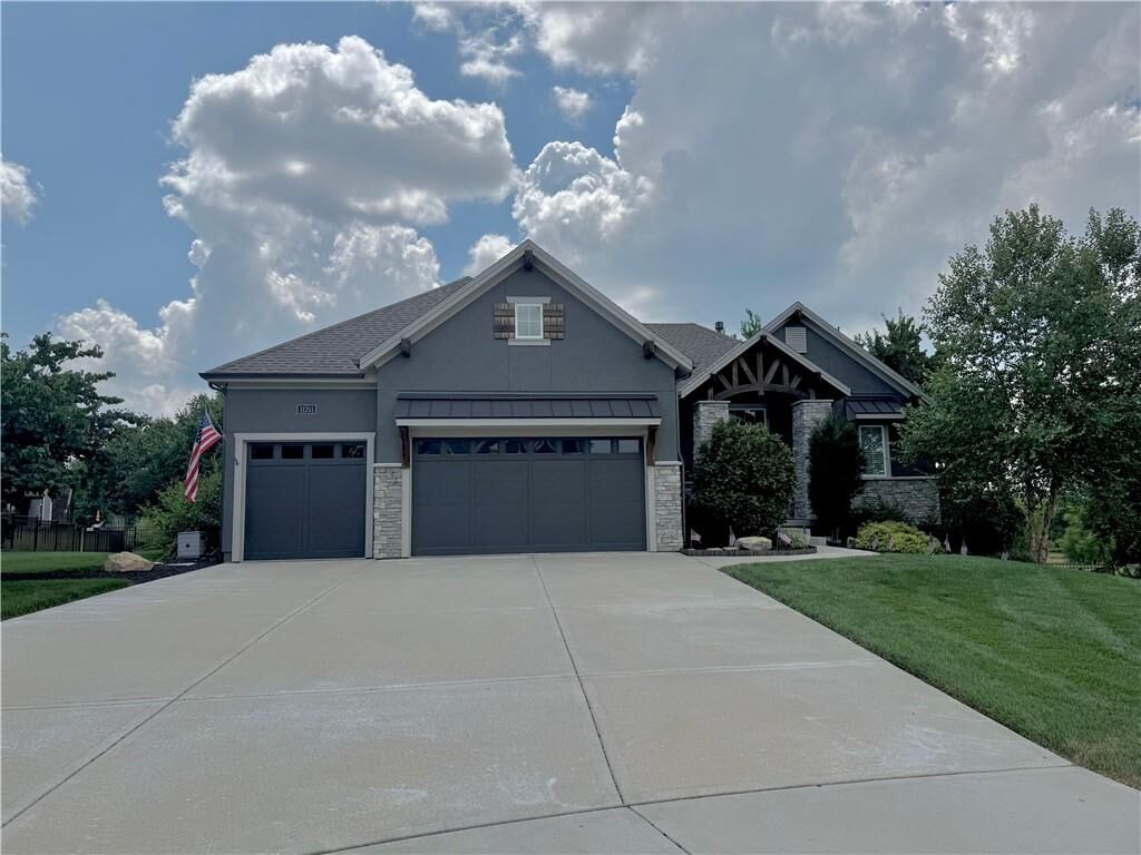 Property Photo: 11211 W 171st Terrace KS 66221