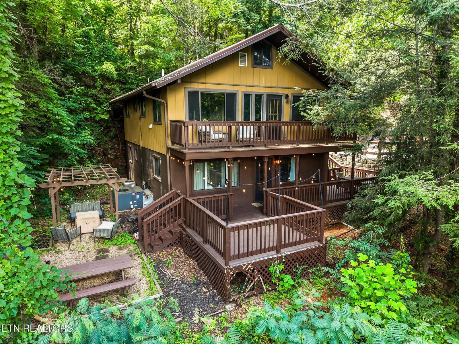 Property Photo: 552 Galloway Lane TN 37738