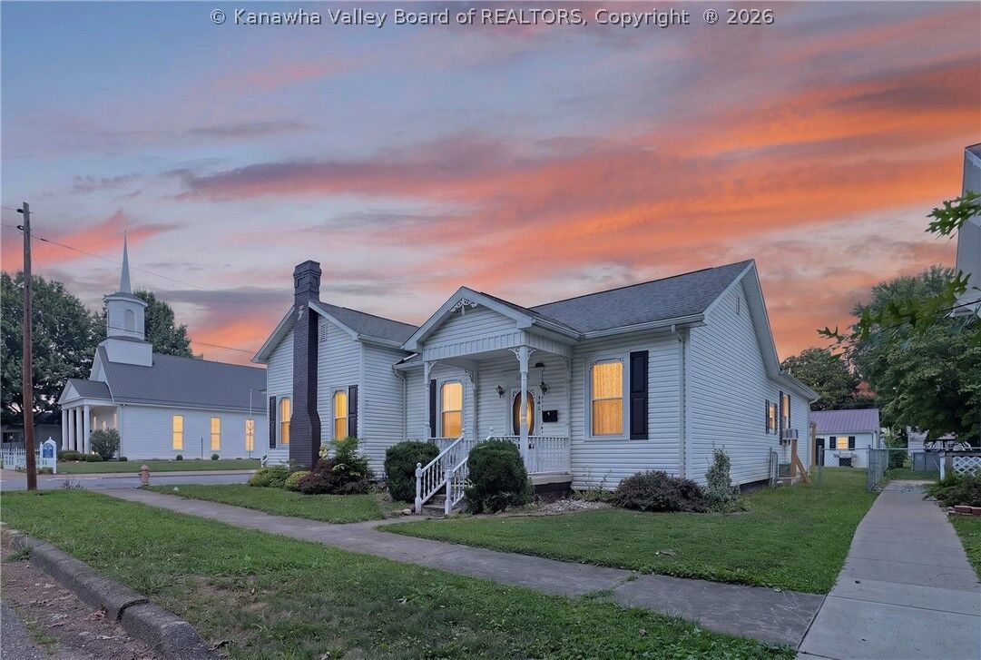 Property Photo:  400 Mulberry Street  WV 26164 