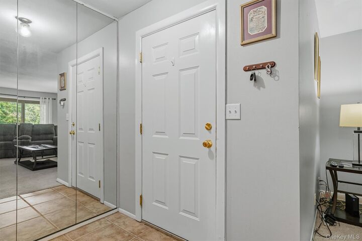 Property Photo:  10 Oakwood Terrace 107  NY 12553 