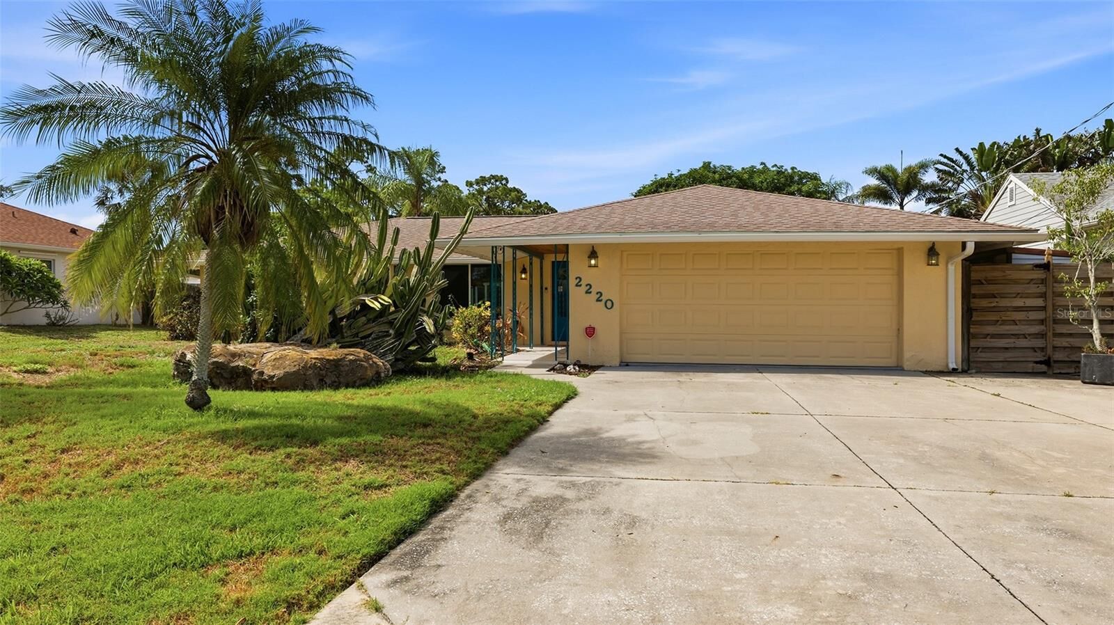 Property Photo: 2220 Doud Street FL 34231