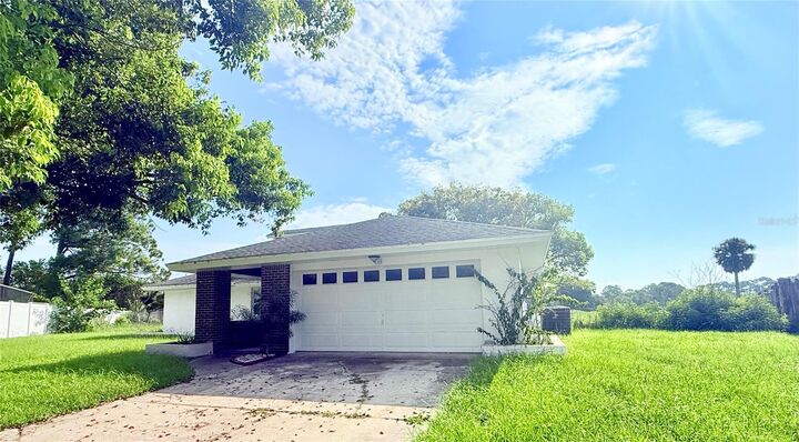 Property Photo: 140 Fairway Ten Drive FL 32707