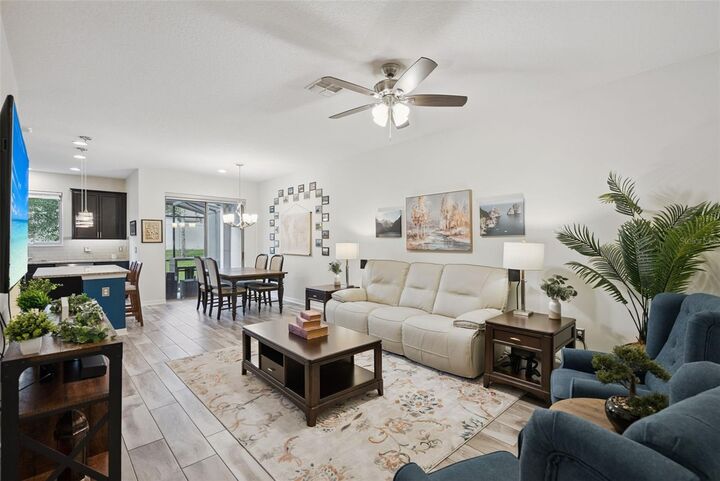 Property Photo: 11956 Sands Cove FL 32828