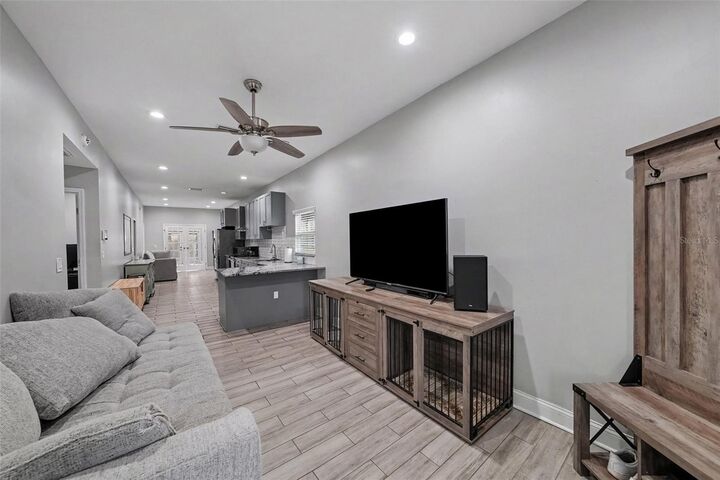 Property Photo: 2341 W Chestnut Street FL 33607