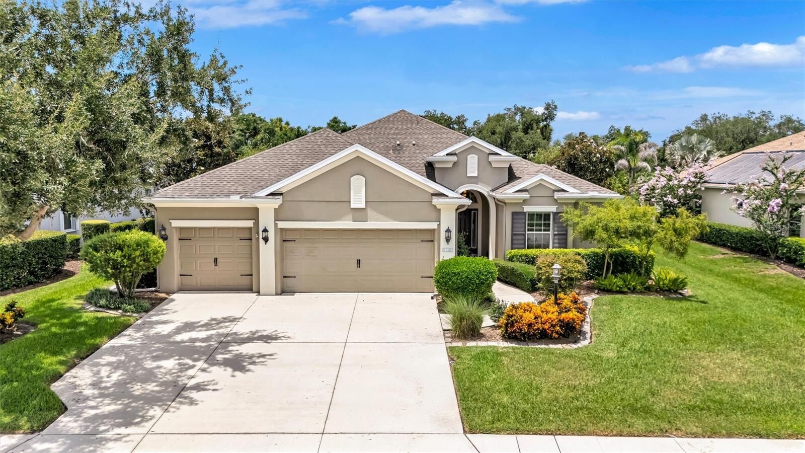 Property Photo: 1436 Hickory View Circle FL 34219