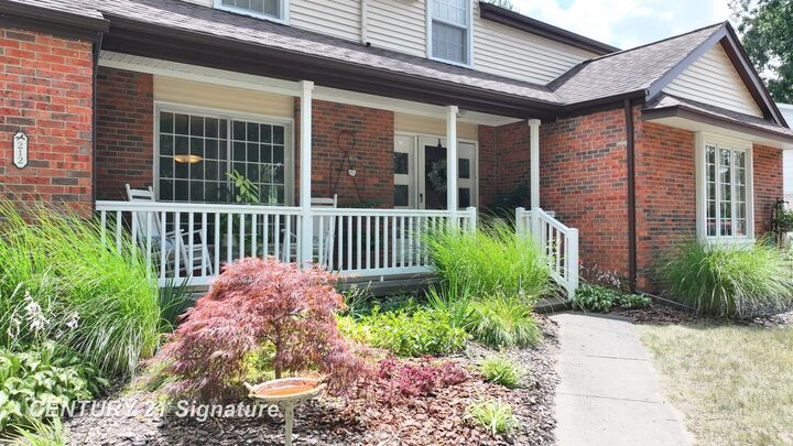 Property Photo: 212 Cedarwood Drive MI 48433