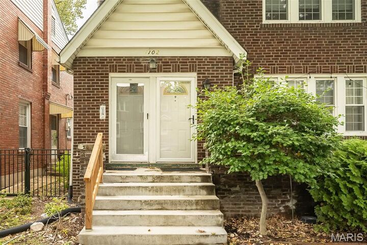 Property Photo: 1102 Edward Terrace MO 63117