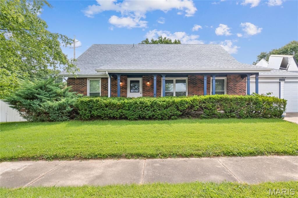 Property Photo: 12354 Wensley Road MO 63033