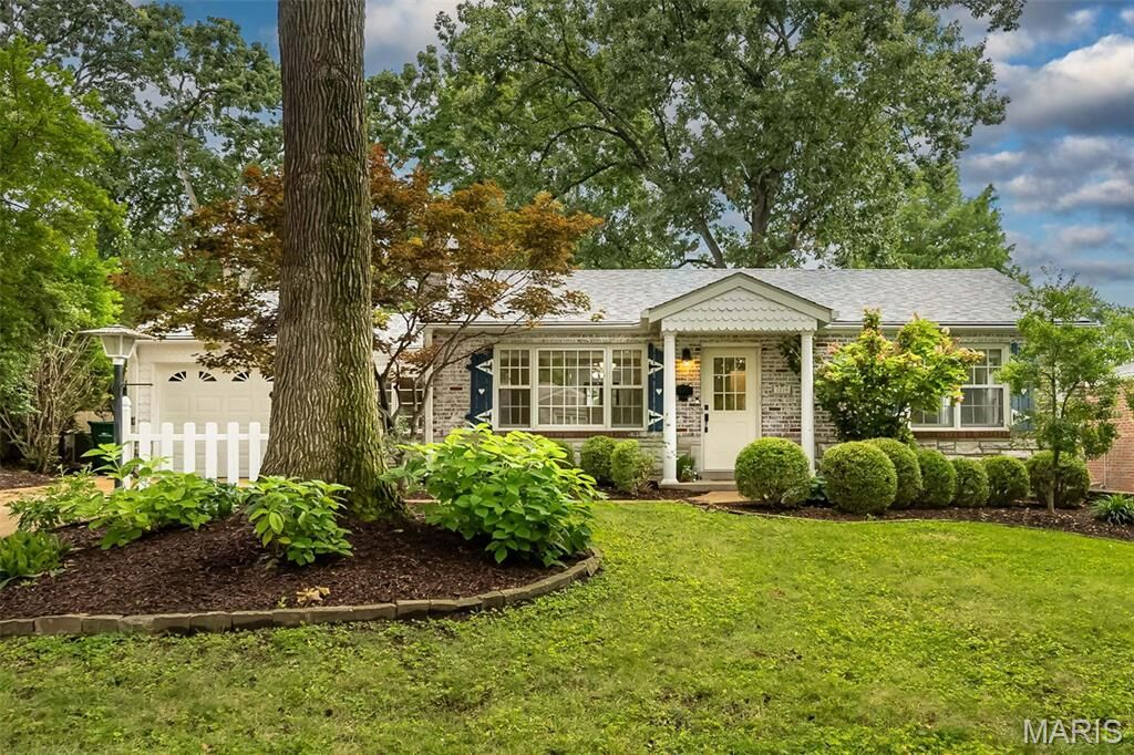 Property Photo: 1119 Cheshire Lane MO 63119