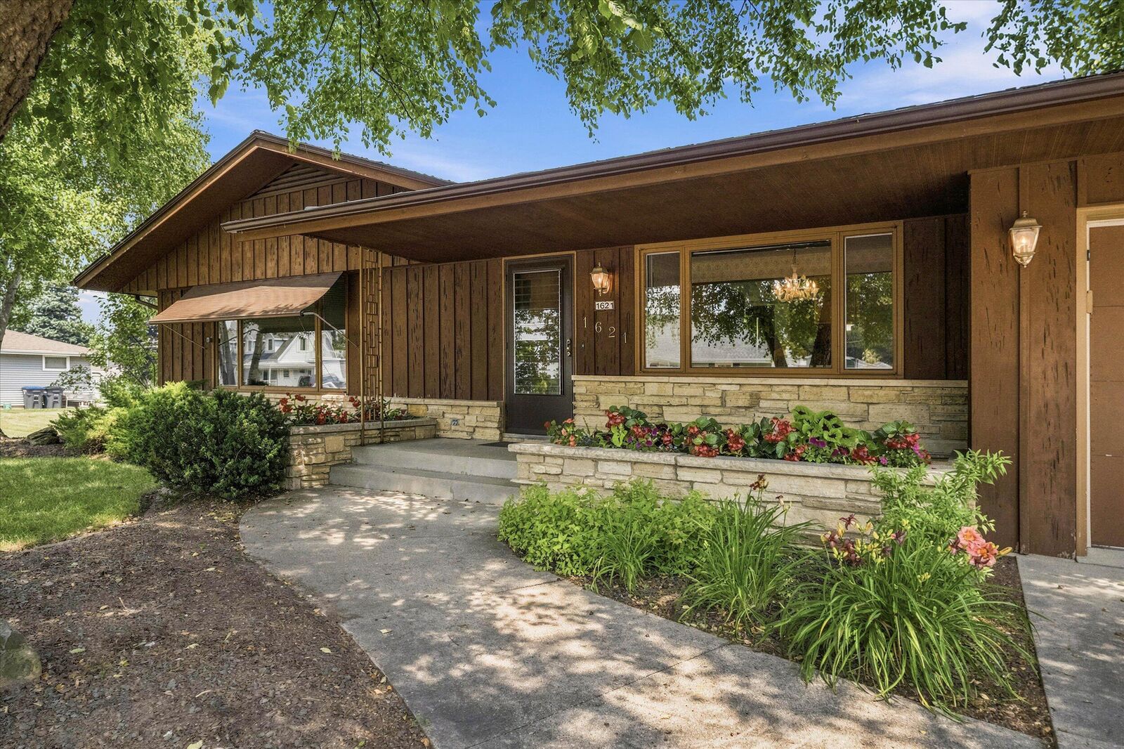 Property Photo: 1621 N 29th St WI 53081