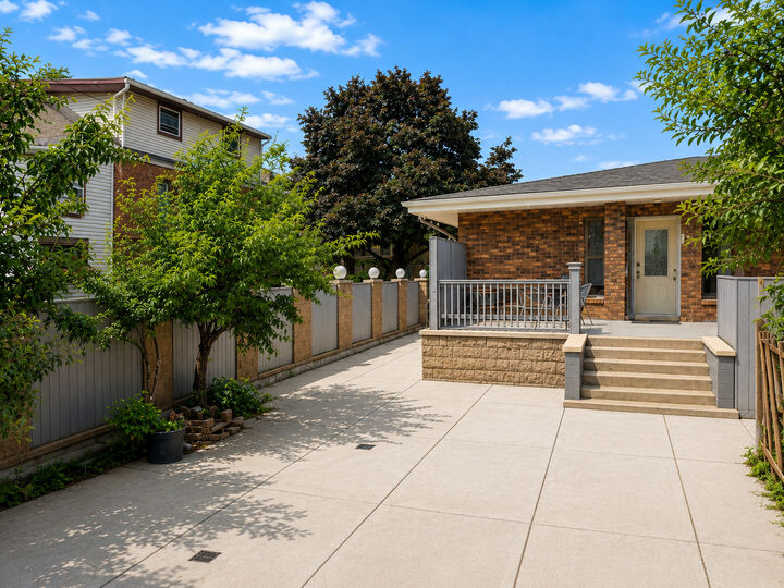 Property Photo:  3017 S Canal Street  IL 60616 