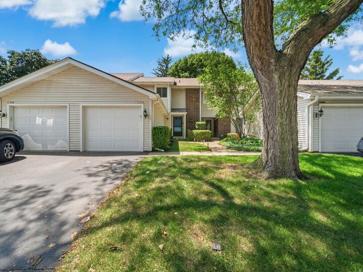 Property Photo: 4S780 Pinehurst Drive IL 60563